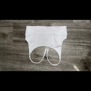 white Lululemon sports bra